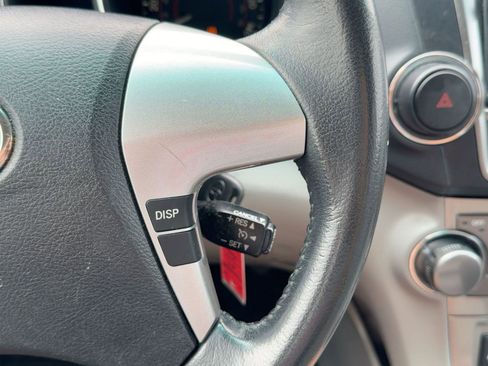 Used 2013 Toyota Highlander SE image 31