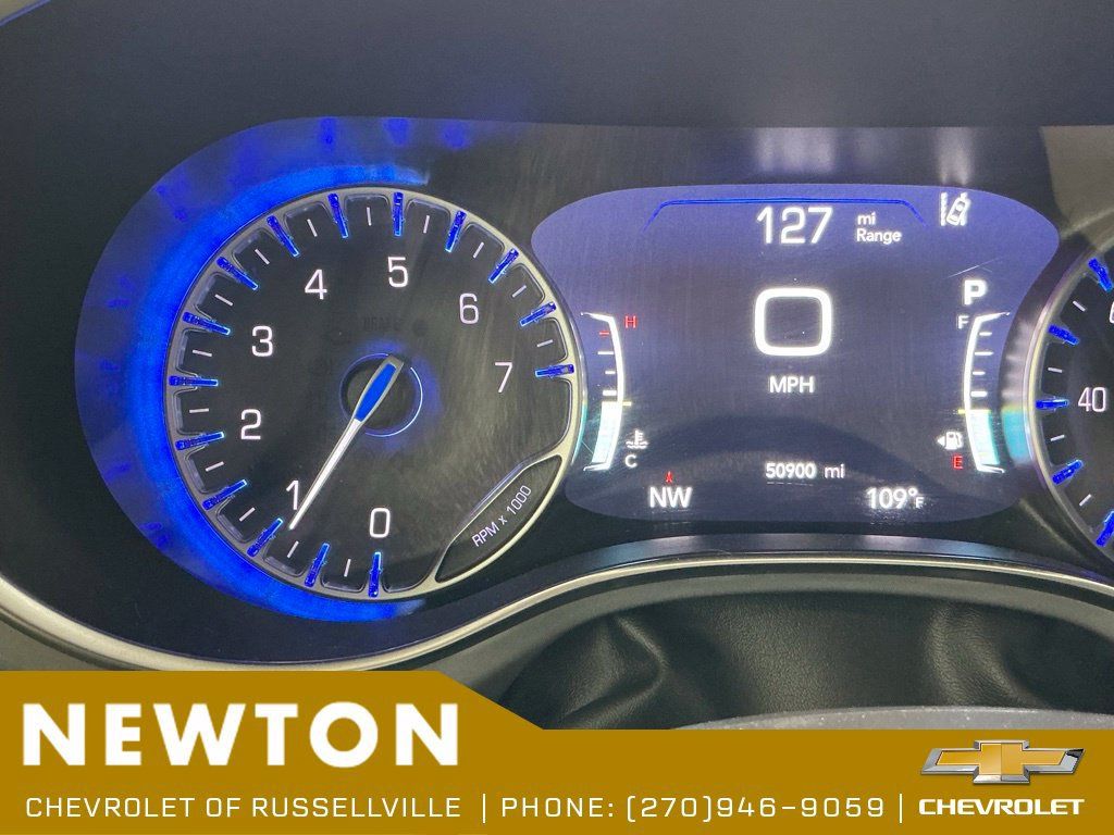 Used 2025 Chrysler Pacifica Limited FWD image 30