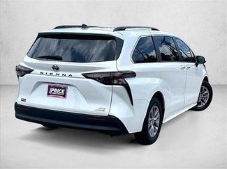 Used 2024 Toyota Sienna XLE w/ XLE Plus Package FWD video 2