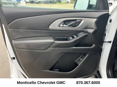 Certified 2023 Chevrolet Traverse LT FWD image 10