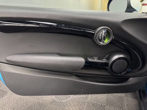 Used 2019 MINI Cooper S w/ Signature Upholstery Package image 39