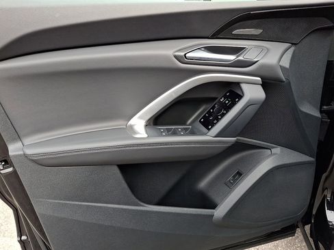 Certified 2025 Audi Q5 Premium Plus w/ Premium Plus image 12