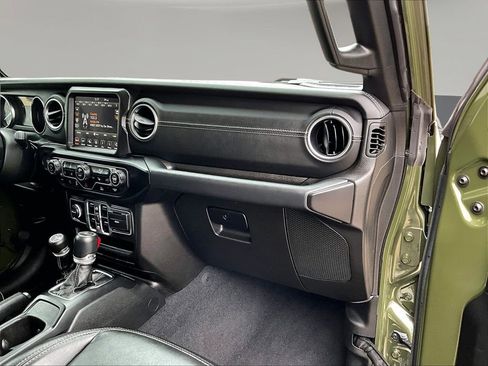 Used 2023 Jeep Wrangler Unlimited Sahara w/ Cold Weather Group AWD/4WD image 25