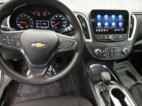 Used 2023 Chevrolet Malibu LT image 16