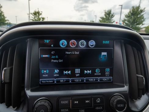 Used 2018 GMC Canyon SLE RWD image 16