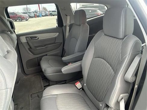 Used 2017 Chevrolet Traverse LT image 26
