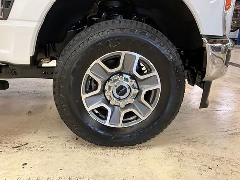 Used 2025 Ford F250 XLT image 14