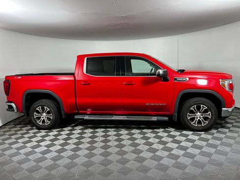Used 2019 GMC Sierra 1500 SLE w/ SLE Value Package AWD/4WD image 4