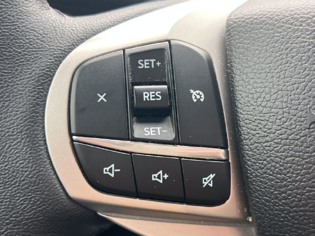 Used 2024 Ford Explorer XLT w/ Equipment Group 202A AWD/4WD image 30