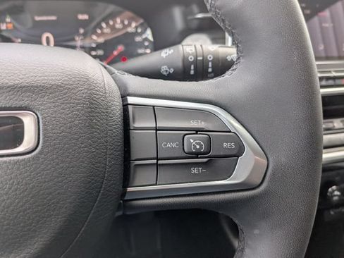 Used 2024 Jeep Compass Latitude AWD/4WD image 21
