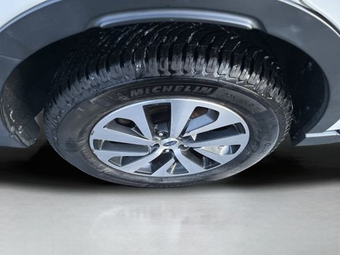 Used 2022 Subaru Outback Premium image 9