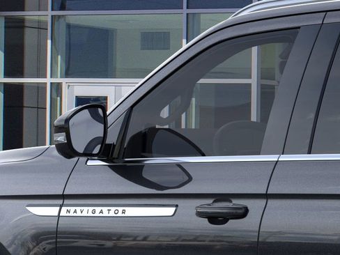 New 2025 Lincoln Navigator Reserve image 20