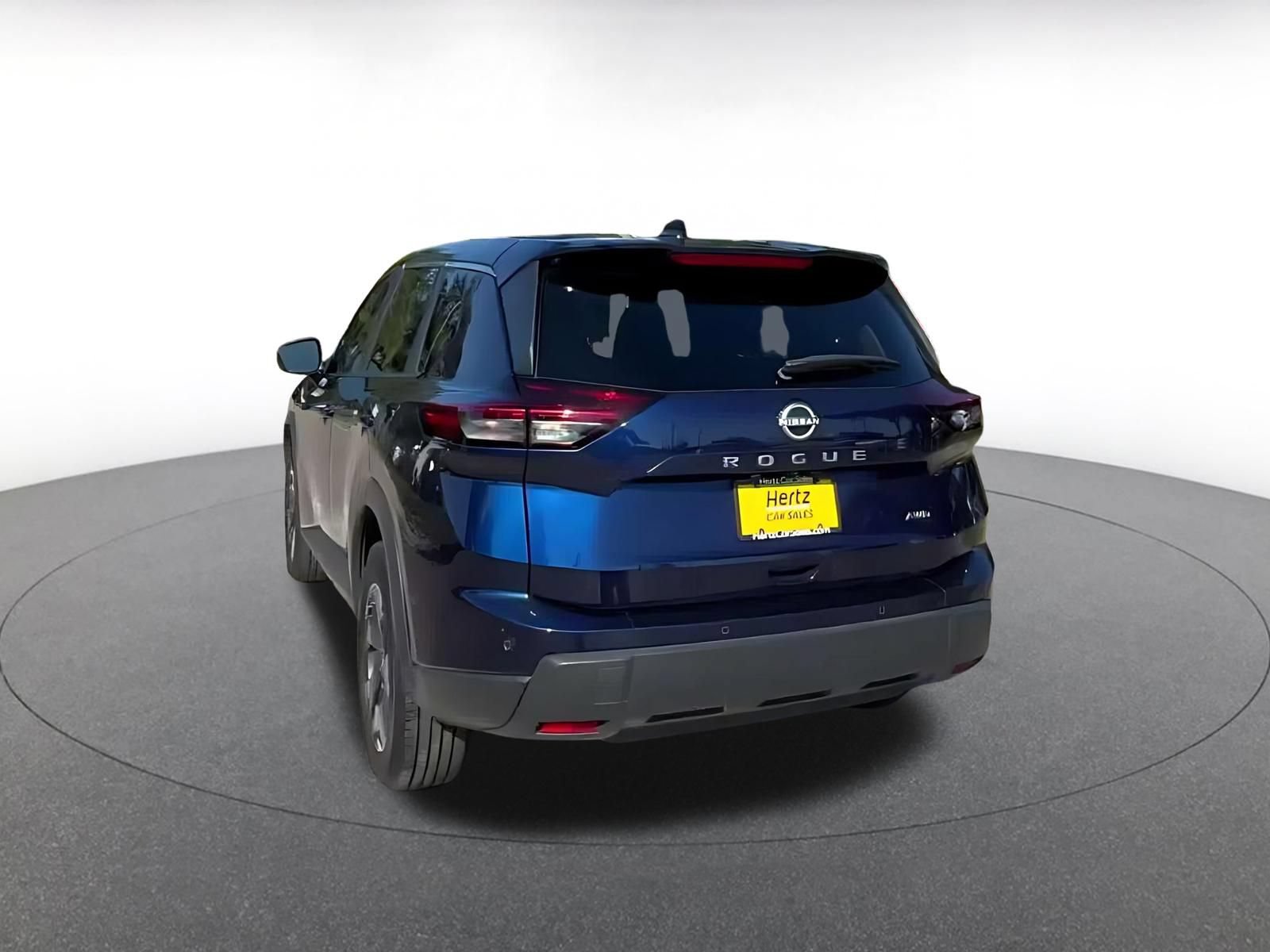 Used 2025 Nissan Rogue SV AWD/4WD image 10
