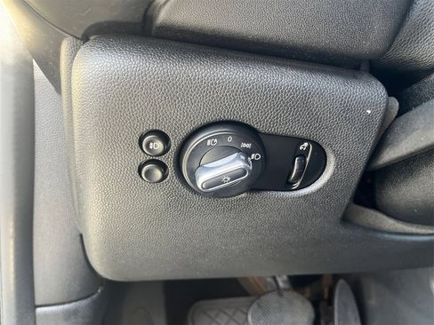 Used 2018 MINI Cooper S image 18