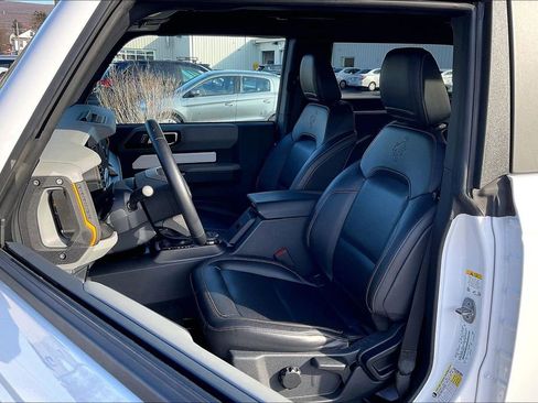 Used 2023 Ford Bronco Badlands image 23