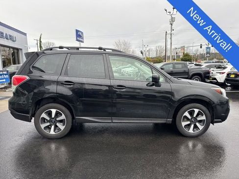Used 2018 Subaru Forester 2.5i Premium w/ All-Weather Package image 8
