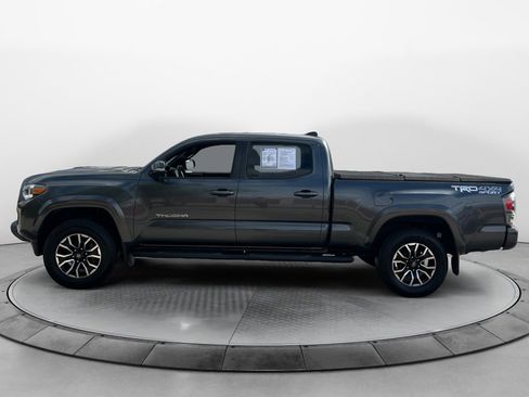 Used 2022 Toyota Tacoma TRD Sport AWD/4WD image 4