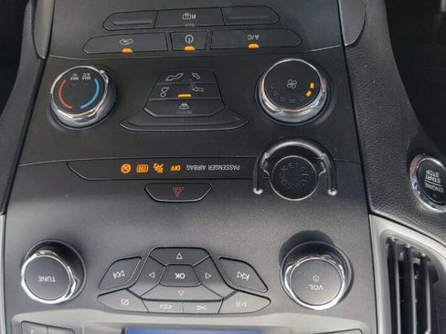 Used 2019 Ford Edge SE FWD image 18