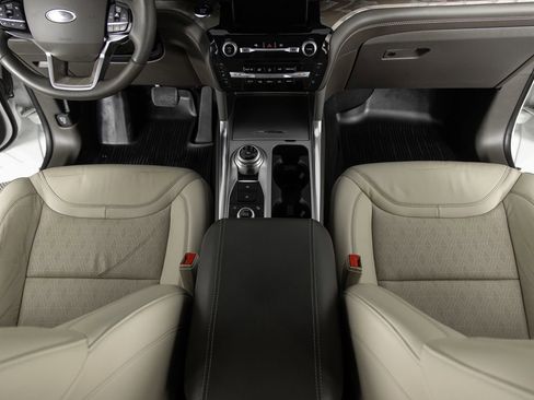 Used 2021 Ford Explorer Platinum w/ Equipment Group 601A image 38