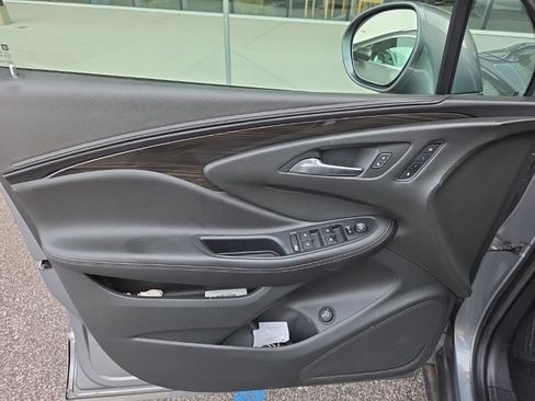 Used 2020 Buick Envision Essence AWD/4WD image 14