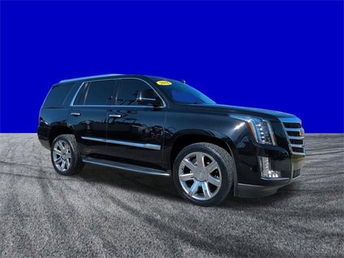 Used 2018 Cadillac Escalade Premium Luxury image 2