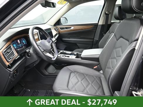 Used 2024 Volkswagen Atlas SE AWD/4WD image 17