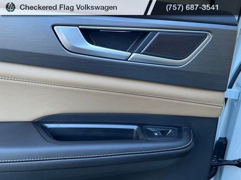 New 2026 Volkswagen Atlas SE image 25