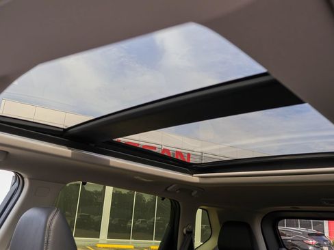 New 2026 Nissan Rogue Platinum AWD/4WD image 9