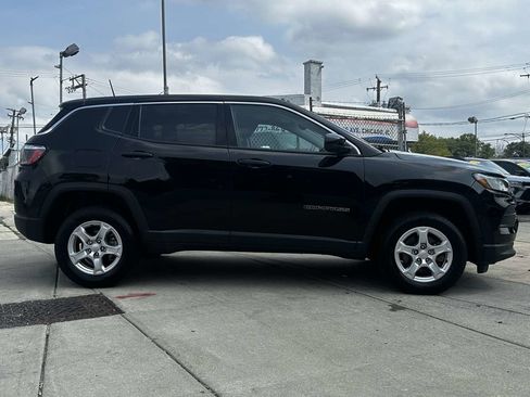 Used 2022 Jeep Compass Sport image 3
