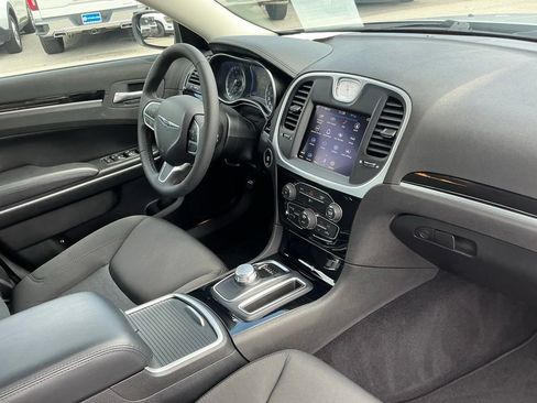 Used 2023 Chrysler 300 Touring RWD image 22