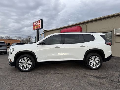 Used 2024 GMC Acadia Elevation image 5
