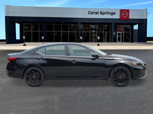 New 2026 Nissan Altima 2.5 SR w/ SR Midnight Edition Package FWD image 6