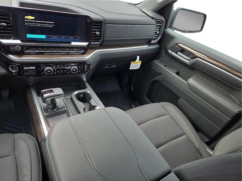 New 2026 Chevrolet Silverado 1500 LT image 12