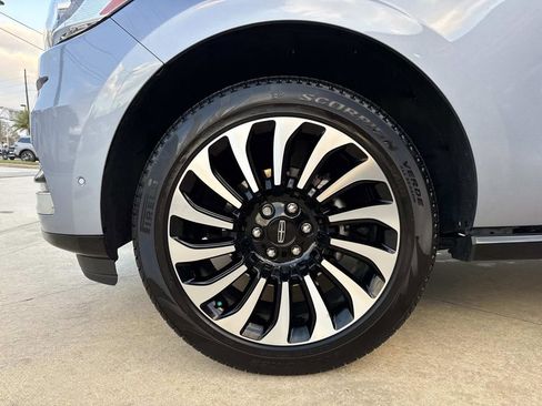 Used 2024 Lincoln Navigator Black Label image 6
