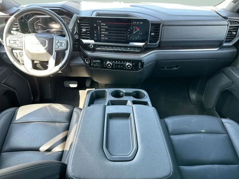 Used 2025 GMC Sierra 1500 SLT image 10