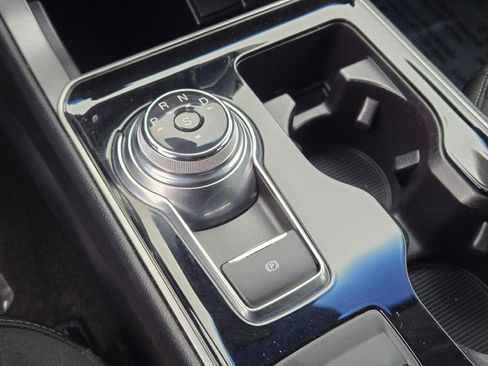 Used 2019 Ford Edge SE image 26