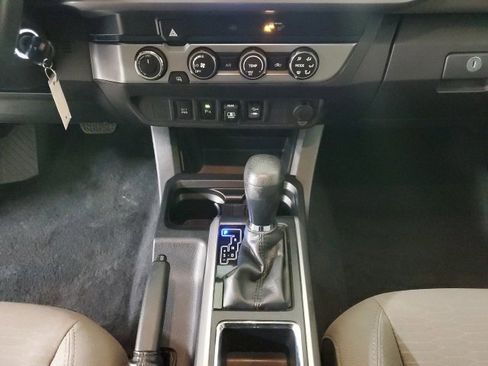 Used 2019 Toyota Tacoma SR5 image 21