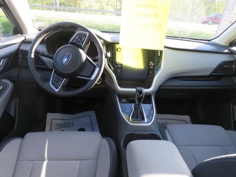 Used 2023 Subaru Outback Premium image 9