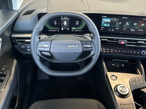 New 2026 Kia Sportage LX image 14