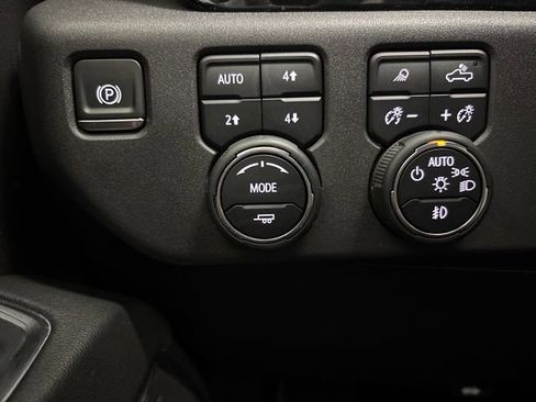 Used 2024 Chevrolet Silverado 1500 LT Trail Boss w/ LT Trail Boss Premium Package image 64