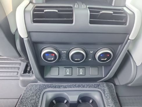 Used 2026 Land Rover Defender 130 X-Dynamic SE image 24