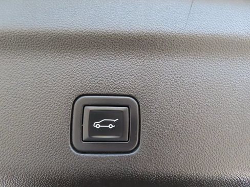 Used 2023 GMC Yukon AT4 w/ AT4 Premium Package AWD/4WD image 44