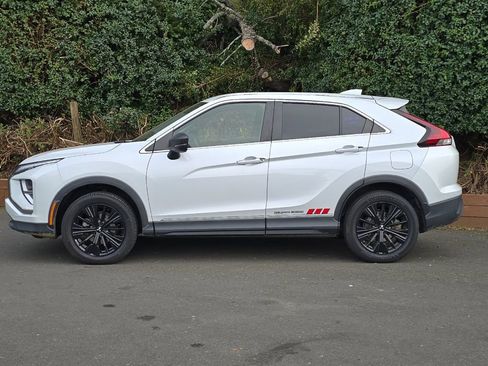 Used 2022 Mitsubishi Eclipse Cross LE image 7