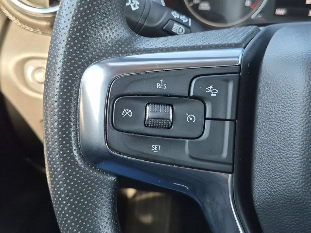 Used 2025 Chevrolet Blazer LT FWD image 21