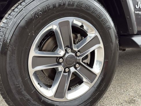 Used 2020 Jeep Wrangler Unlimited Sahara image 9