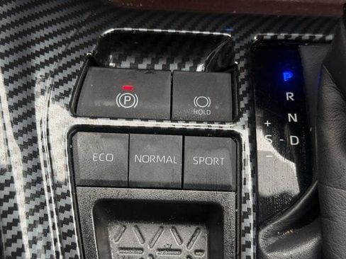 Used 2025 Toyota RAV4 Limited image 21