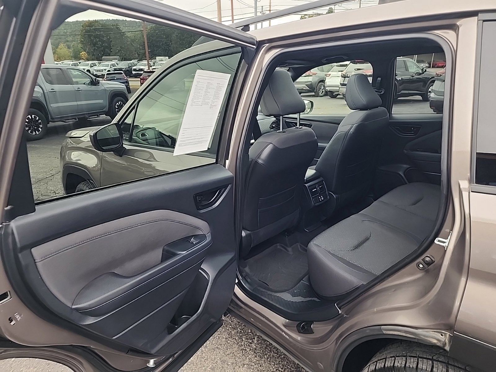 Used 2025 Subaru Forester Premium AWD/4WD image 23