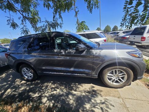 Used 2025 Ford Explorer Active RWD image 17