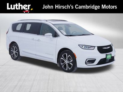 Used 2022 Chrysler Pacifica Pinnacle