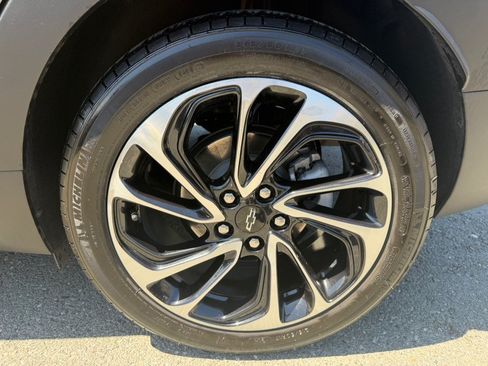 Used 2023 Chevrolet Bolt EUV Premier w/ Sun & Sound Package FWD image 53